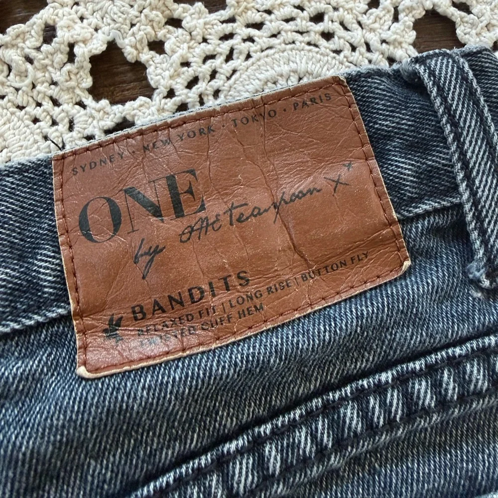 One Teaspoon x Free People Denim Shorts Faded Black Cuff Hem Size 28